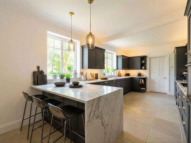 4 bed flat for sale