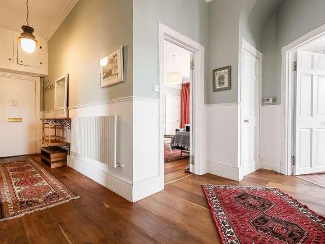 4 bed flat for sale