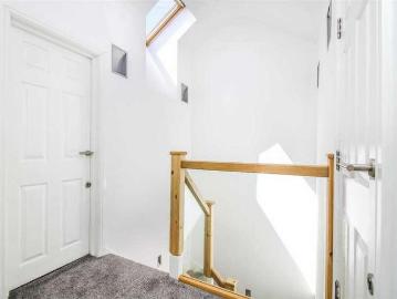 4 bed flat for sale
