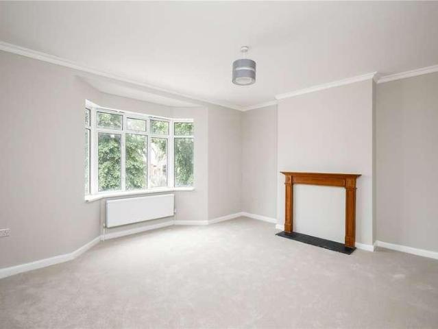 4 bed flat for sale