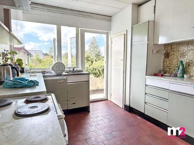 4 bed flat for sale