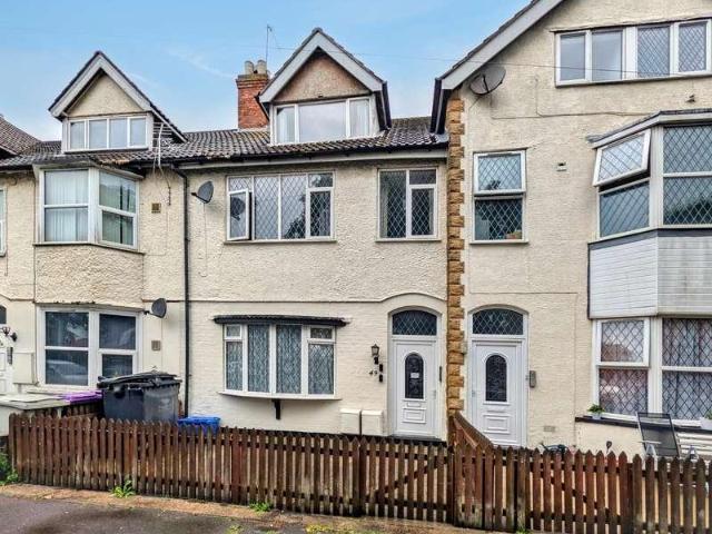4 bed flat for sale