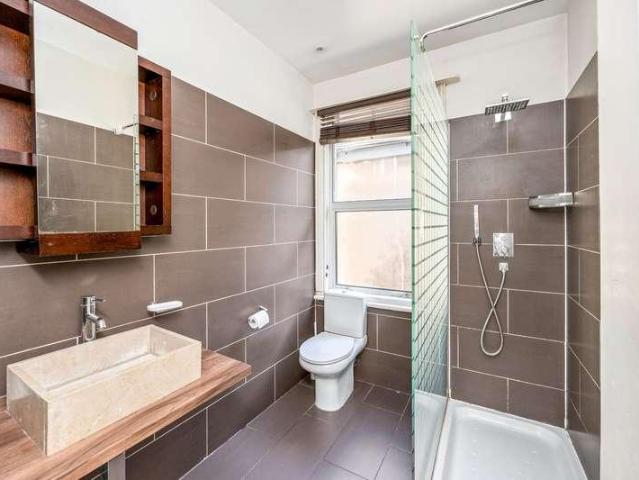 4 bed flat for sale
