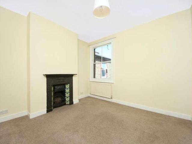 4 bed flat for sale