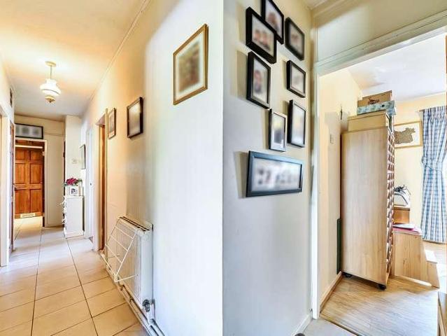 4 bed flat for sale