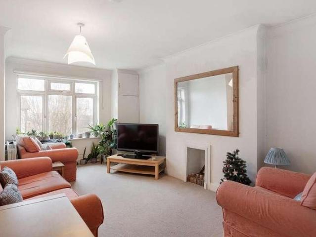 4 bed flat for sale