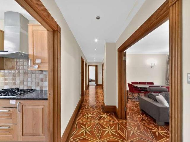 4 bed flat for sale