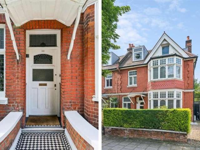 4 bed flat for sale
