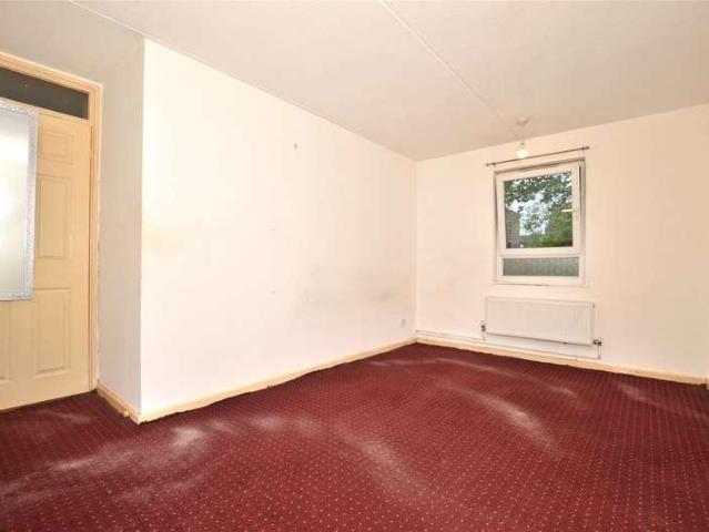 4 bed flat for sale