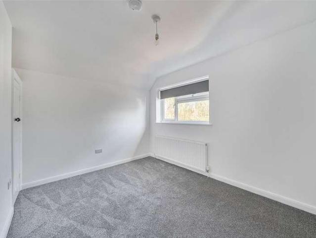 4 bed flat for sale