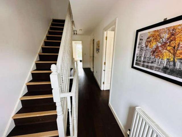 4 bed flat for sale