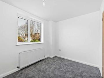 4 bed flat for sale