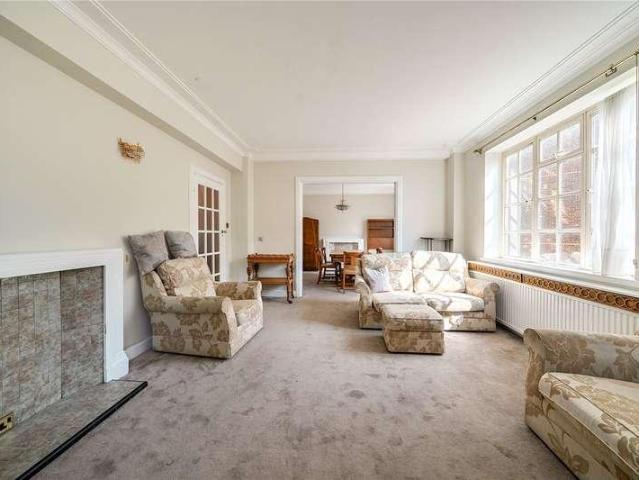 4 bed flat for sale