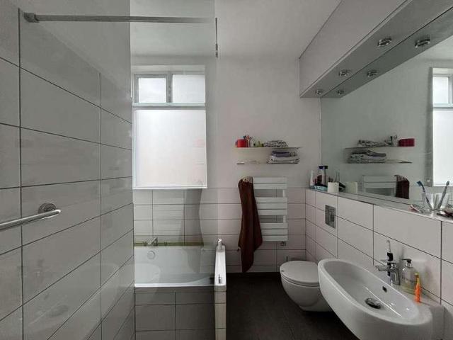 4 bed flat for sale
