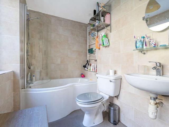4 bed flat for sale