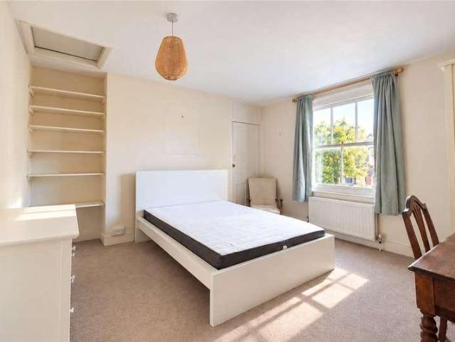 4 bed flat for sale