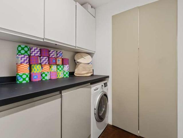 4 bed flat for sale