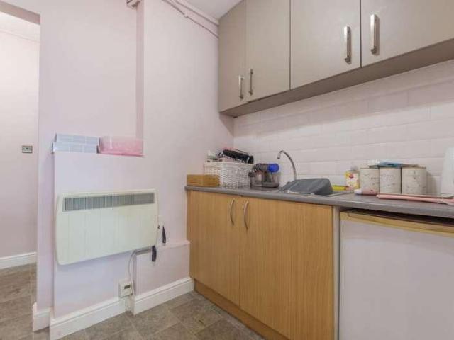 4 bed flat for sale