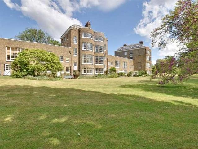 4 bed flat for sale