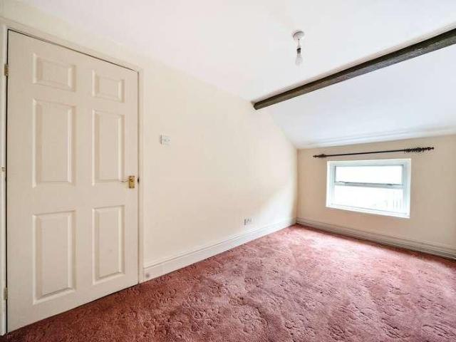 4 bed flat for sale