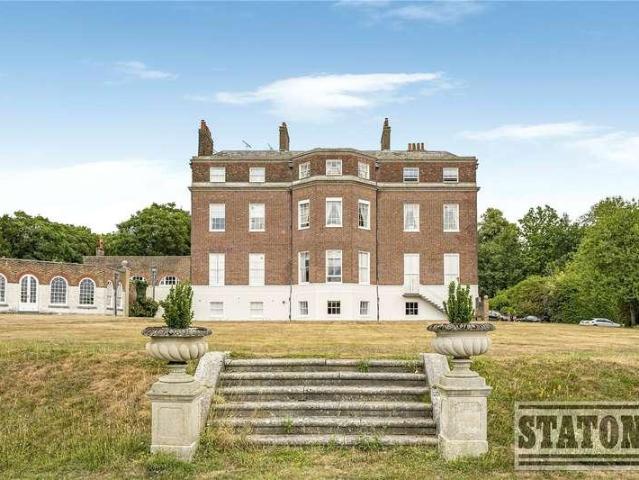 4 bed flat for sale