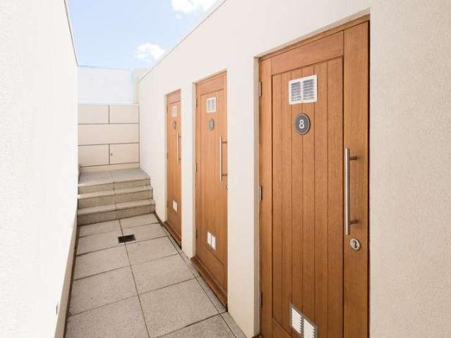 4 bed flat for sale