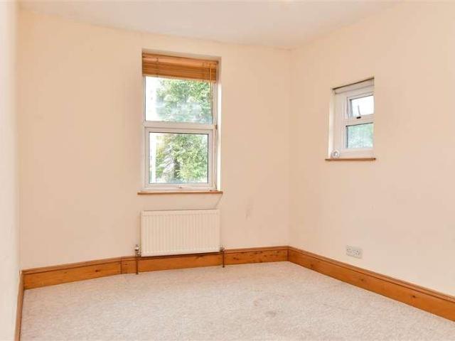 4 bed flat for sale