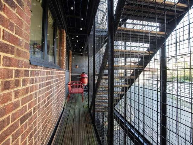4 bed flat for sale
