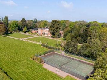 4 bed flat for sale