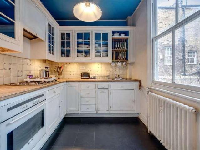 4 bed flat for sale