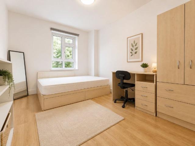 4 Bed Flat, Hilldrop Crescent, N7
