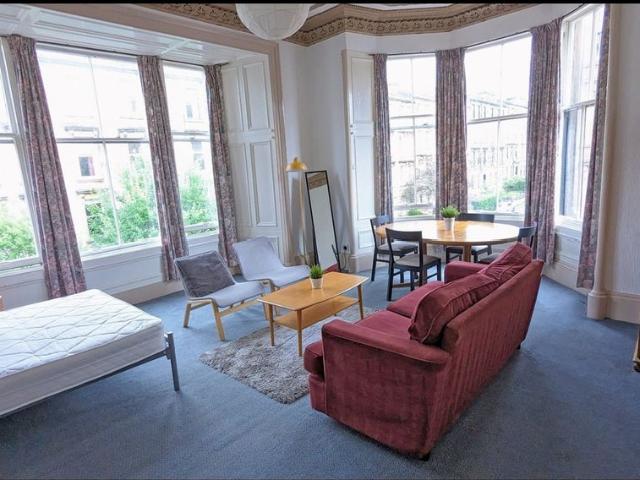 4 Bed Flat, Kersland Street, G12
