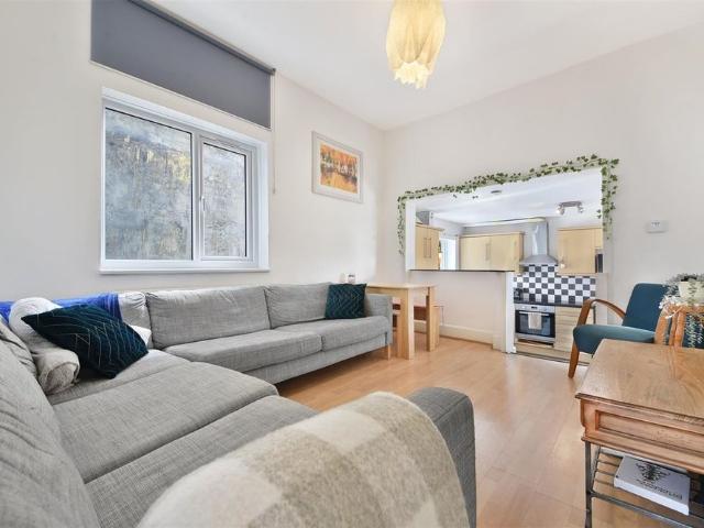 4 Bed Flat, Lyveden Road, SW17