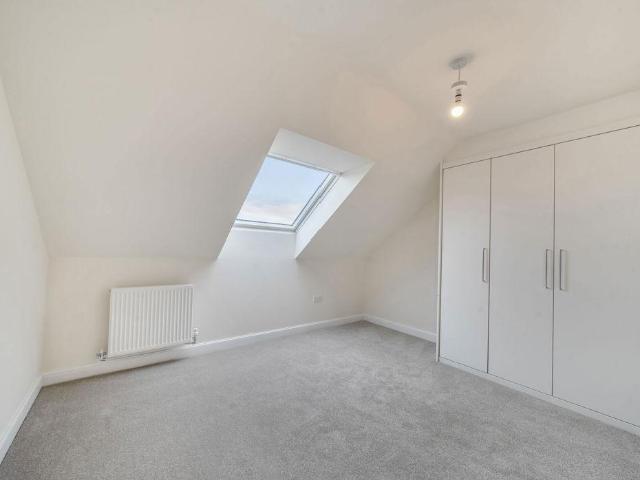 4 bed flat to rent
