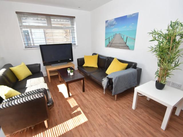 4 bed flat to rent in Cathays Terrace, Cathays, CF24