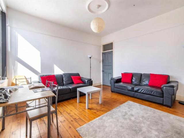 4 bed flat to rent in Sackville Road, Newcastle Upon Tyne, NE6