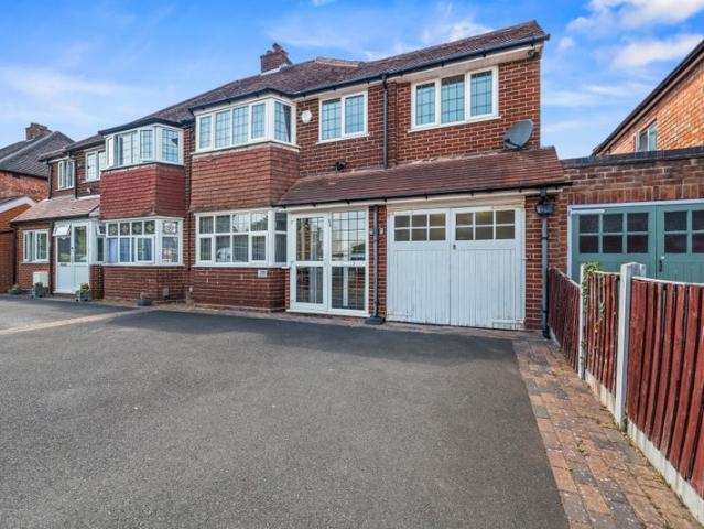 4 Bed Furnished House | JLR • NEC • Airport
