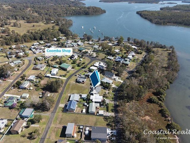 4 bed home opposite waterfront reserve