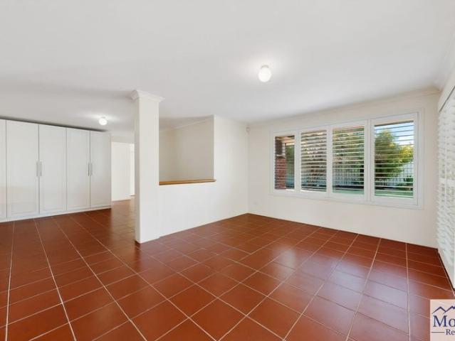 4 bed Home with Impressive Mancave!
