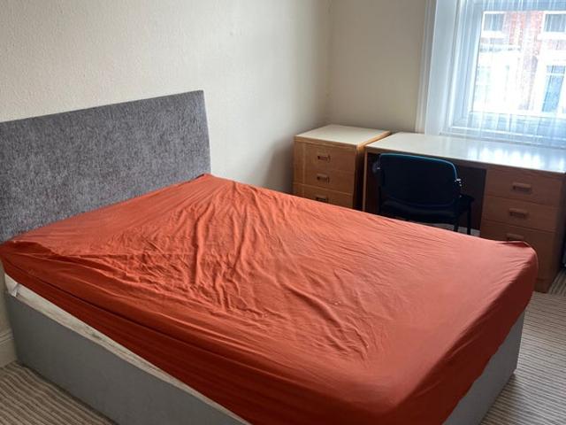 4 bed house