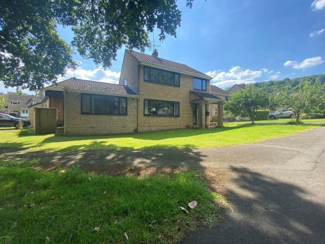 4 bed House To Let