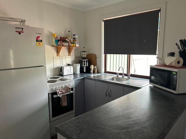 4 bed | house to let in 24A COOLIBAH DRIVE ROXBY DOWNS SA 5725
