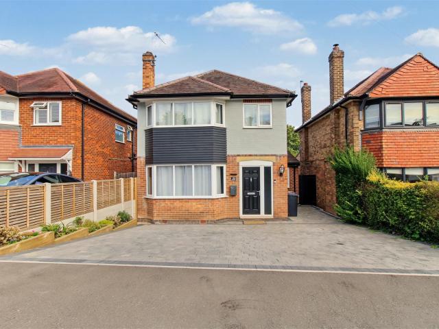 4 bed house to rent in Bankfield Drive, Bramcote, Nottingham
