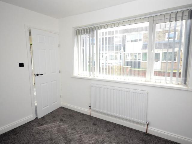 4 bed house to rent in Brookes Walk, South Shields, NE34