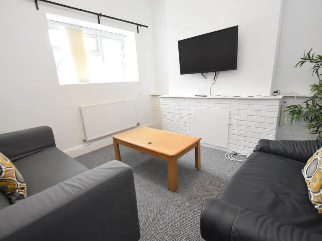 4 bed house to rent in Flora Street, Cathays, CF24