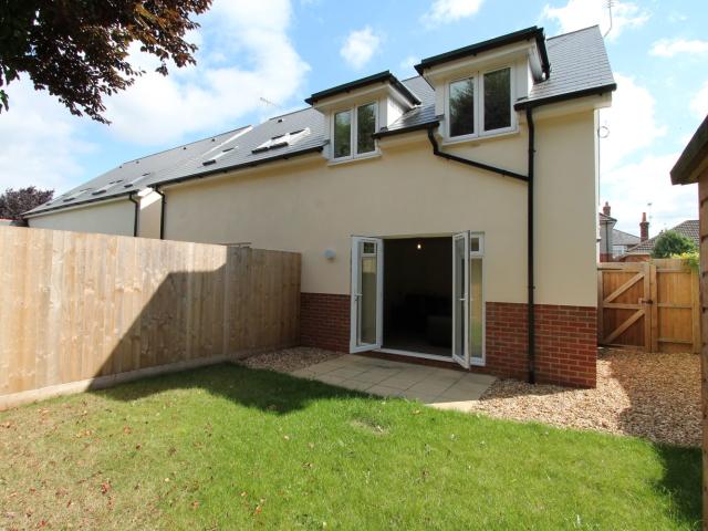 4 bed house to rent in Richards Close,, BH10