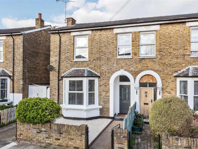 4 bed house to rent