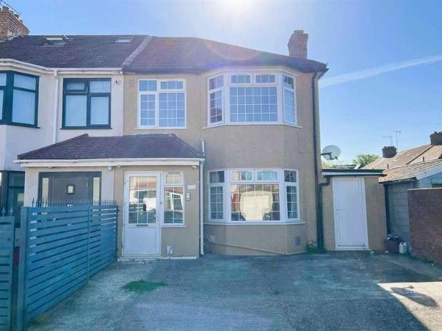 4 bed house to rent