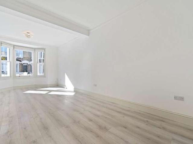 4 bed house to rent