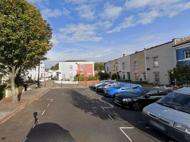4 bed house to rent